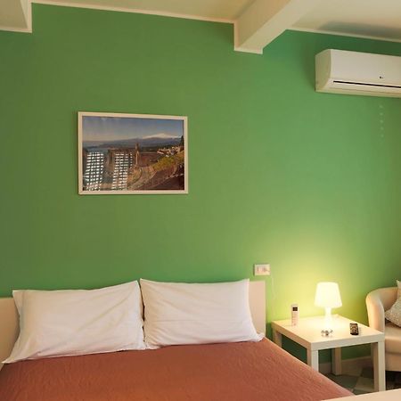 B&B Porta Della Sicilia Messina Szoba fotó